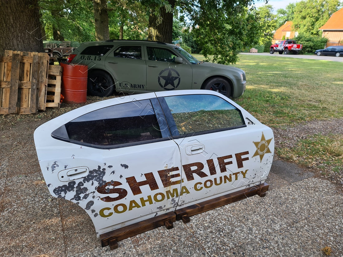 Dodge Charger "SHERIFF COAHOMA COUNTY" Deco-Doors mit Einschusslöchern — Ansicht 2