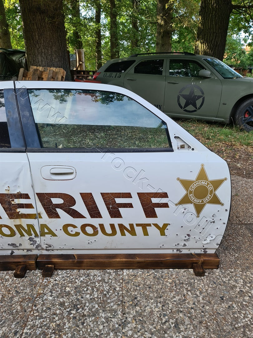 Dodge Charger "SHERIFF COAHOMA COUNTY" Deco-Doors mit Einschusslöchern — Ansicht 4