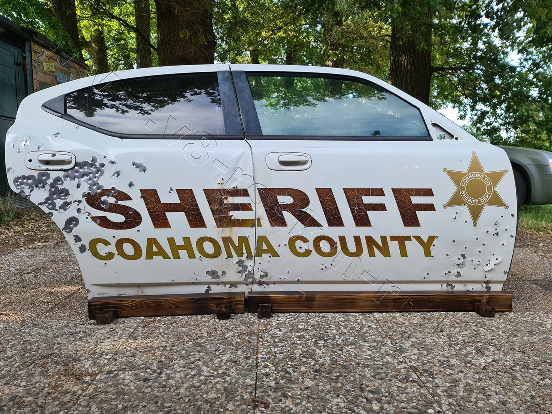 Dodge Charger "SHERIFF COAHOMA COUNTY" Deco-Doors mit Einschusslöchern — Ansicht 5