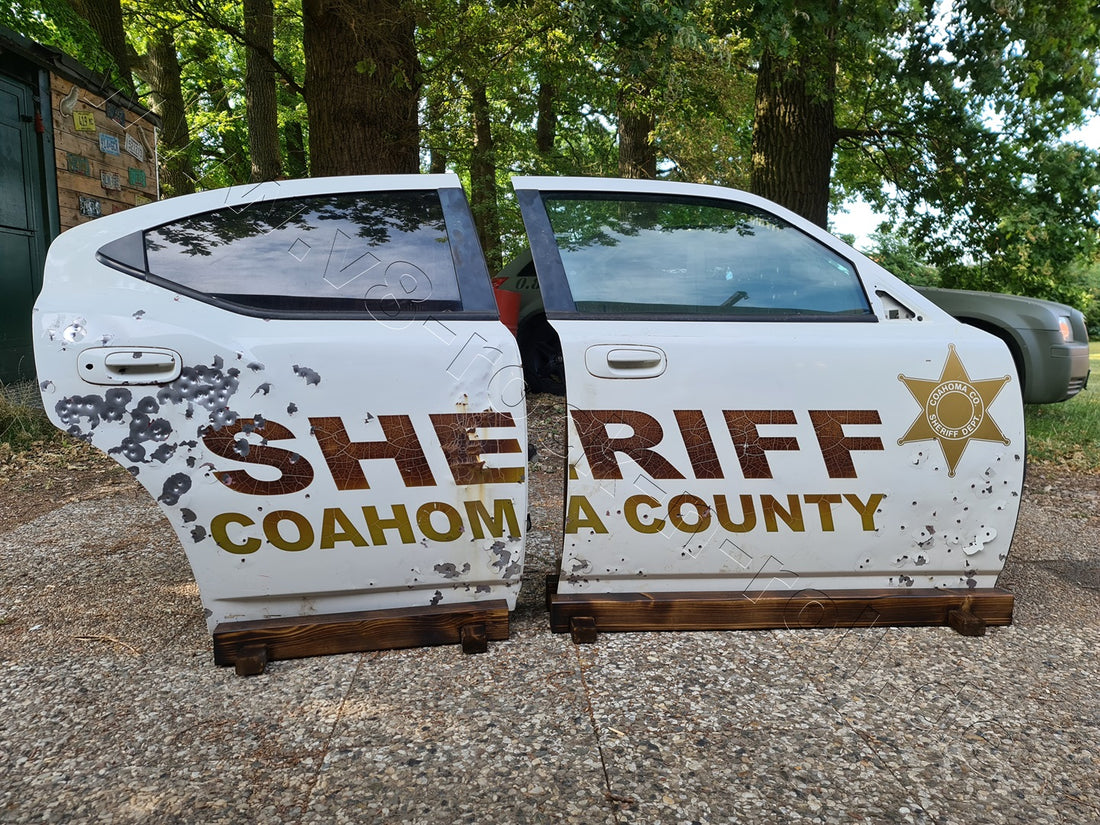 Dodge Charger "SHERIFF COAHOMA COUNTY" Deco-Doors mit Einschusslöchern — Ansicht 7