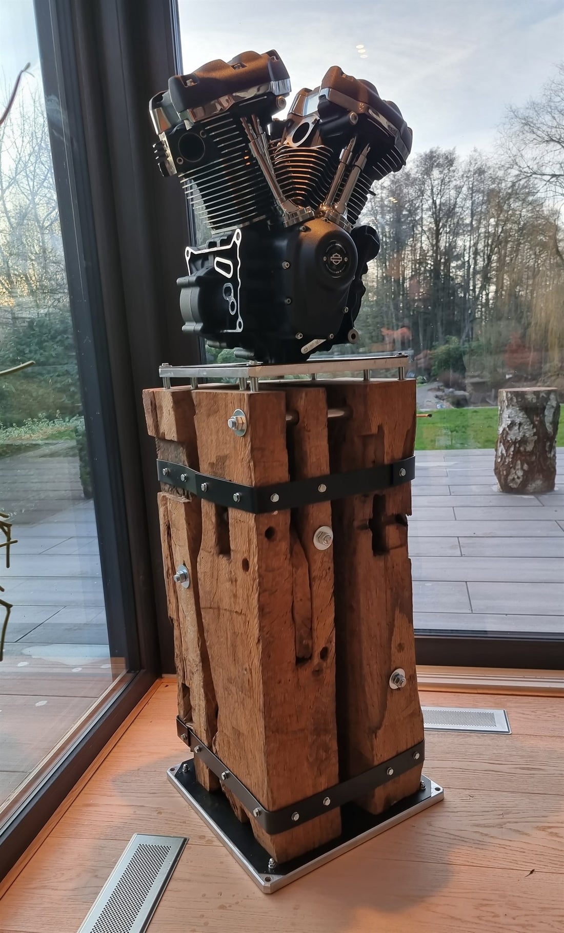Motorsockel „M8 Altholz“ — Ansicht 5