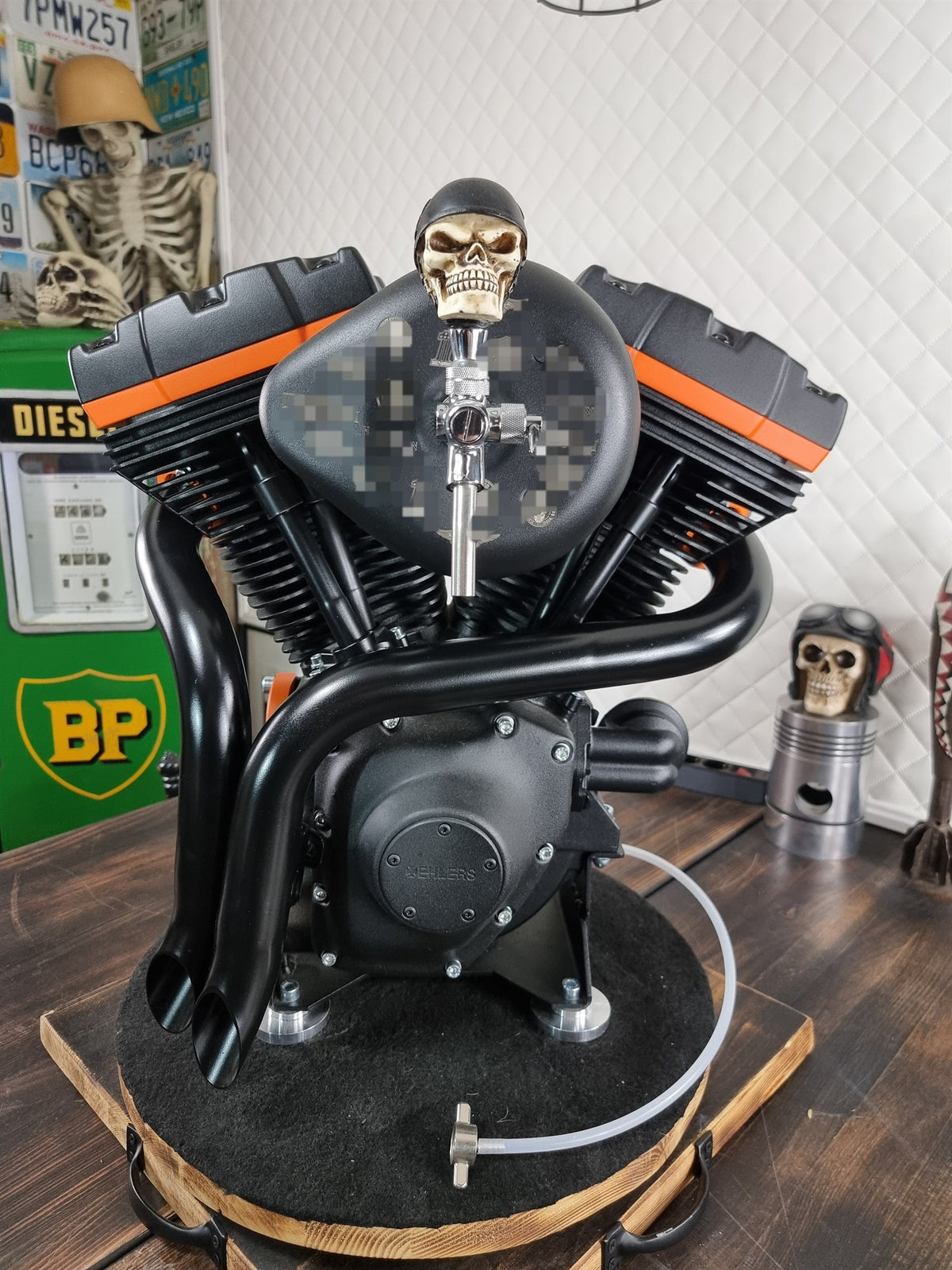 Zapfanlage „Black Orange“ Harley-Davidson Motor — Ansicht 1